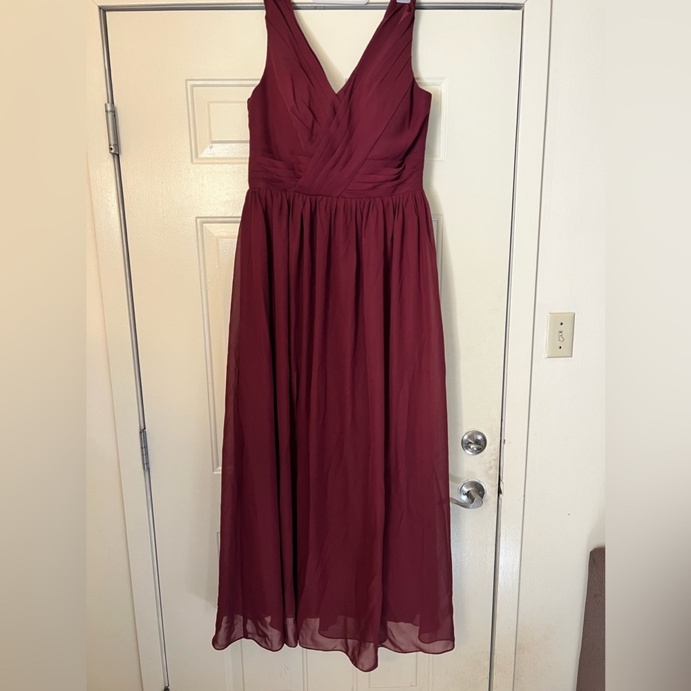 Burgundy formal gown NWOT Size 18-24